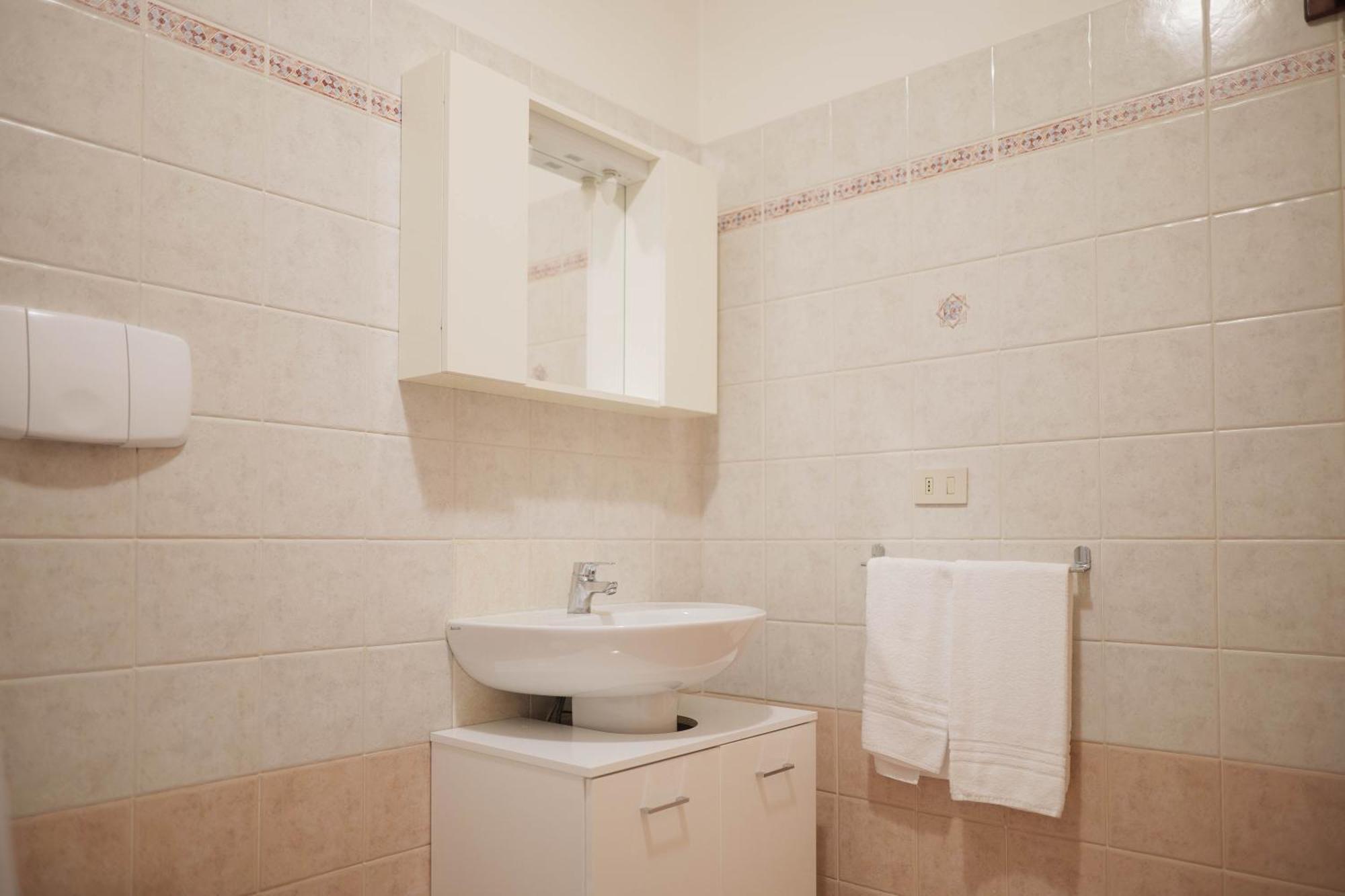 Casa Ghandi Vicino A Roma Con Box Auto E Wi-Fi Monterotondo  Dış mekan fotoğraf
